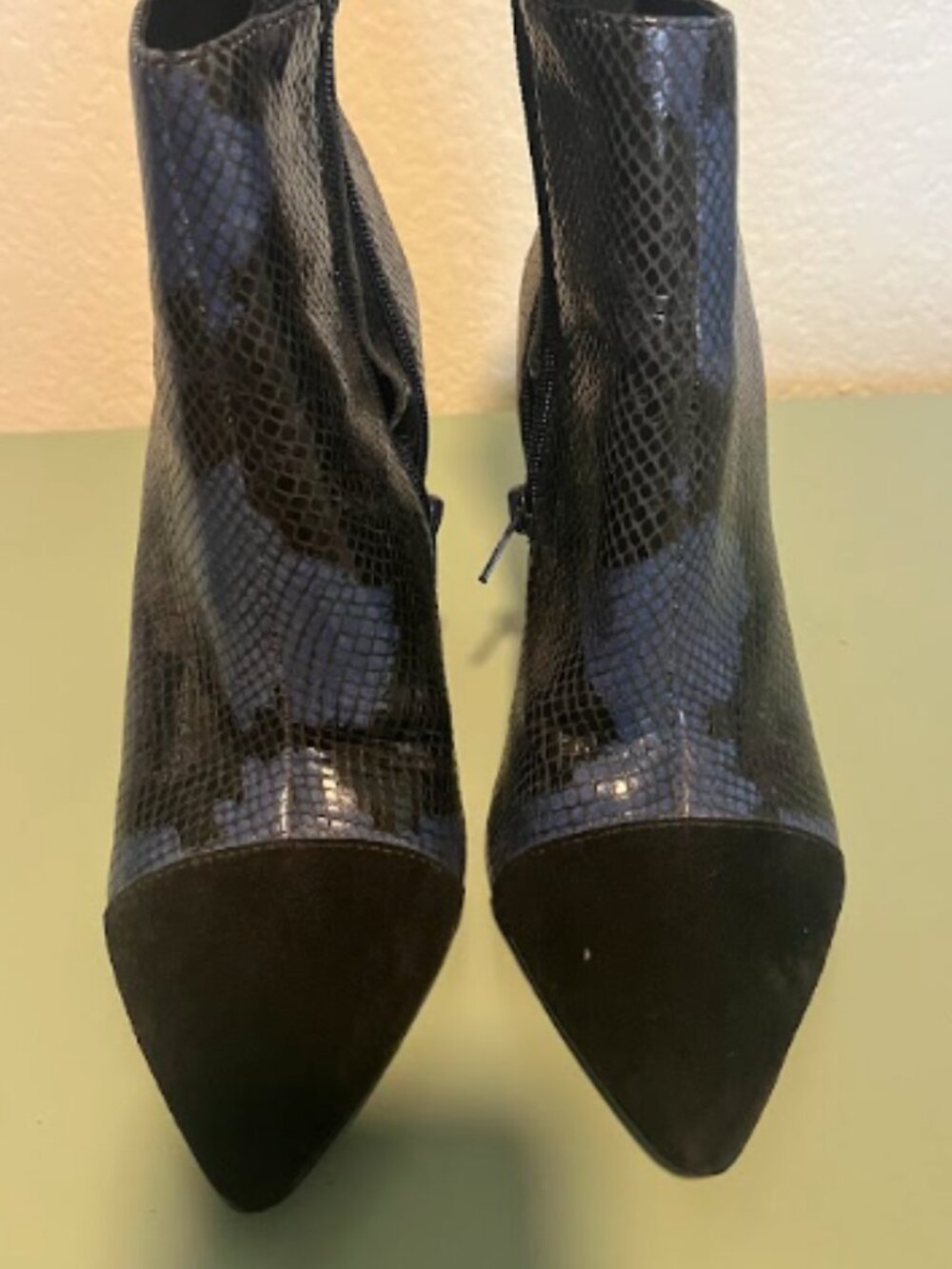 42 Gold Kiki Black Snakeskin Cutout Booties Size 7